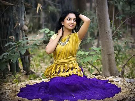 Home sayali sanjeev marathi actress photos biography sayali sanjeev wallpapers. Sayali Sanjeev Marathi Actress Biodata Photos Wiki Gauri