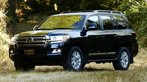 With the land cruiser's muscular v8 engine, there's plenty of power on tap. 2016 Toyota Land Cruiser 200 (US) - Wallpapers and HD Images | Car Pixel