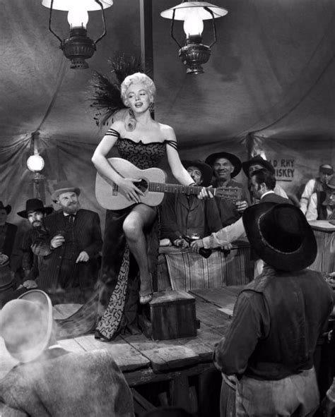 Behind The Scenes Photos Of Marilyn Monroe While Filming River Of No Return In
