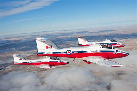 The team is based at 15 wing moose jaw near moose jaw, saskatchewan. Soaring with the Snowbirds - Skies Mag