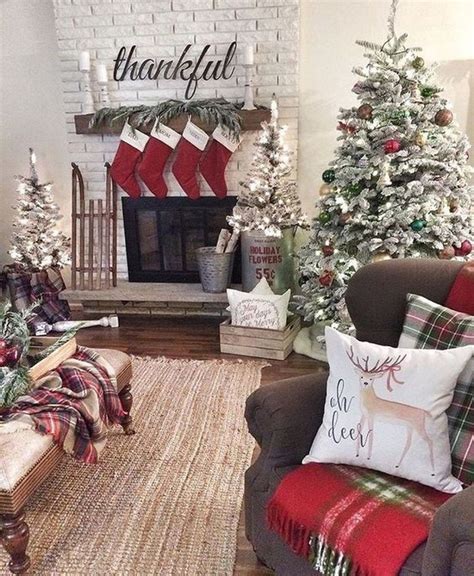 35 Lovely Christmas Living Room Decor Ideas Magzhouse