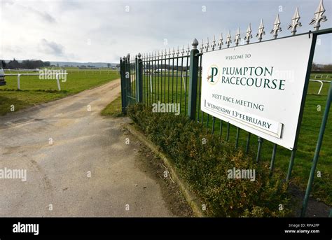 Plumpton Racecourse Hi Res Stock Photography And Images Alamy
