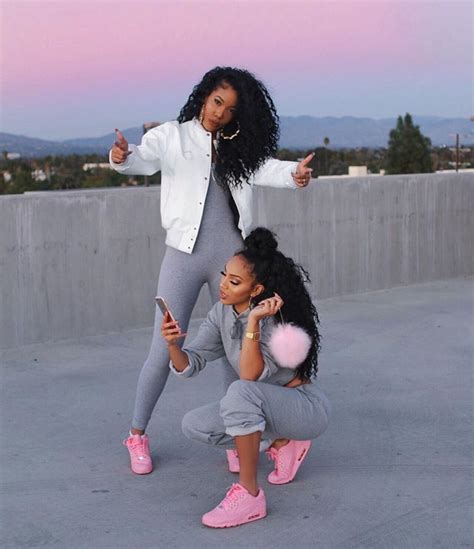 Black and white best friends. Pin on Friendship♡