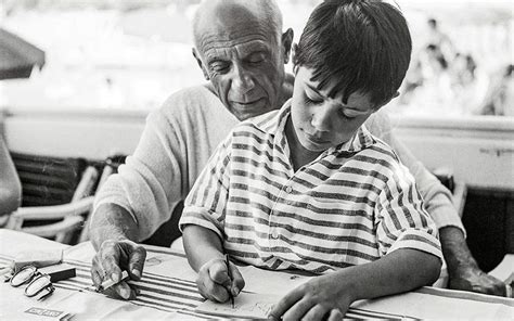 Τον ξεκρέμασα με την κορνίζα που ήταν βαριά, τον άφησα στην άκρη της σκάλας και πήρα άλλον έναν πίνακα του μοντριάν ενώ. Ο πατέρας μου, Πάμπλο Πικάσο | Ανθρωποι | Η ΚΑΘΗΜΕΡΙΝΗ