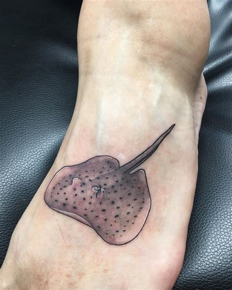 65 Graceful Stingray Tattoo Ideas Symbol Of Stealth Speed And Protection