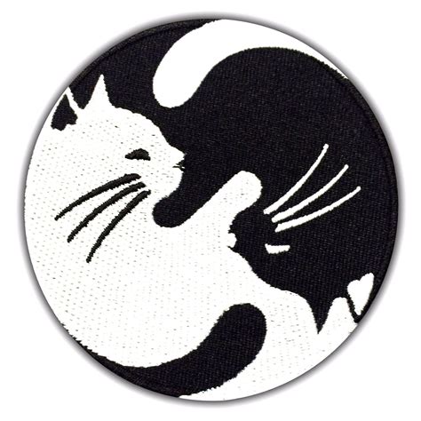 315 Yin Yang Cat Symbol Embroidered Patch Black And White Iron On