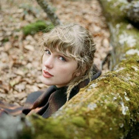 Taylor Swift Libera Versão Deluxe Do Evermore Online Com Duas Faixas