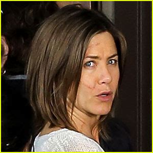 Jennifer Aniston Shows Off Large Facial Scar For Her Film Cake Jennifer Aniston Sam