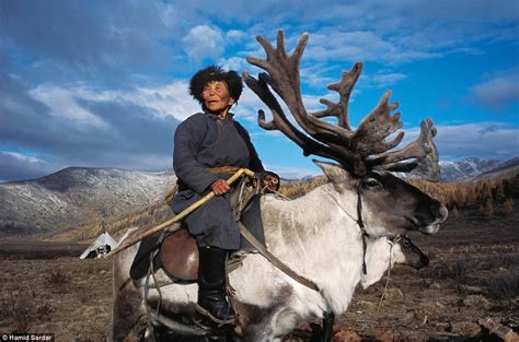Incredible Photographs Show Nomadic People In Central Asia Daily Mail Online