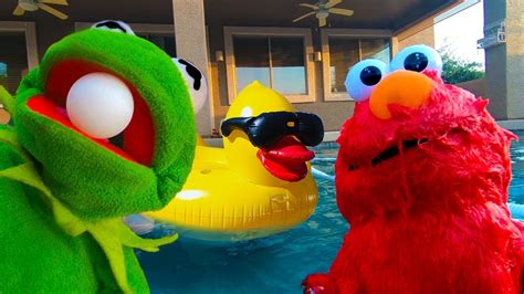 Kermit The Frog Teaches Elmo How To Swim Part 2 Youtube