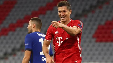 Off topic > lewandowski washed up? Robert Lewandowski becomes the first player in 16 years to ...