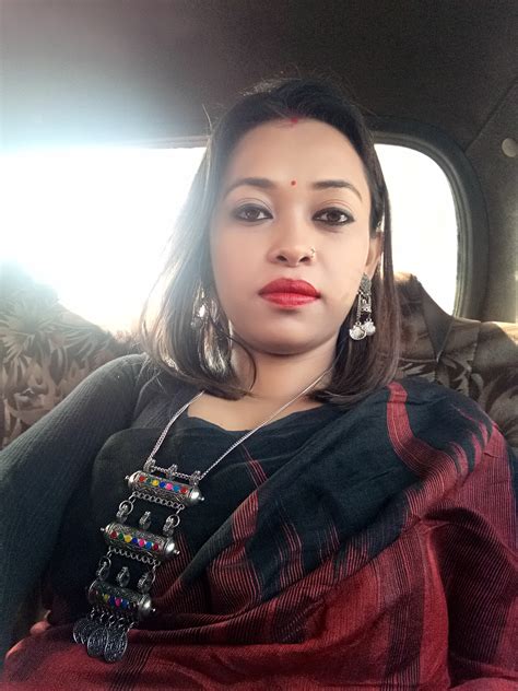 Sangeeta Female Indian Surrogate Mother From Jadabpur In India