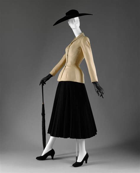 The New Look Christian Dior Springsummer 1947 In 1947 Christian Dior