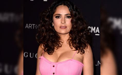 salma hayek alleges monster harvey weinstein forced her to do a sex scene with another woman