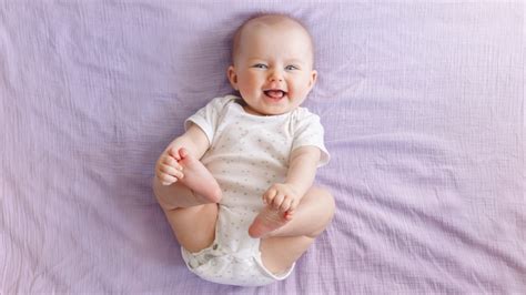 7 Aylık Bebek Gelişimi 7 Aylık Bebeğin Boyu Kilosu Beslenmesi