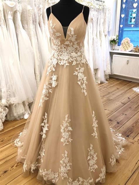Wählen sie ihre elegante kleider berlin , um mit niedrigem preis und schnellem versand anzukommen. Brautmode und Brautkleider in Berlin bei LAFANTA