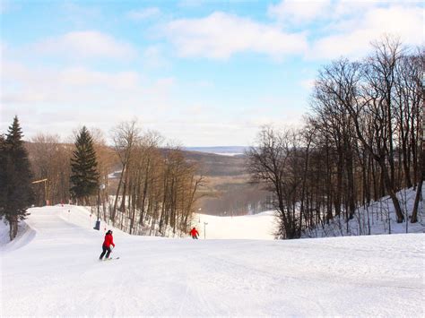 7 Best Ski Resorts In Michigan 202324