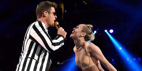 Robin Thicke Definitely Won T Perform With Miley Cyrus Again Huffpost