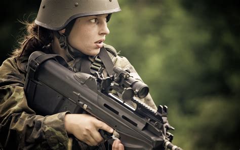 Download Wallpaper For 540x960 Resolution Girl Soldier Fn F2000 War