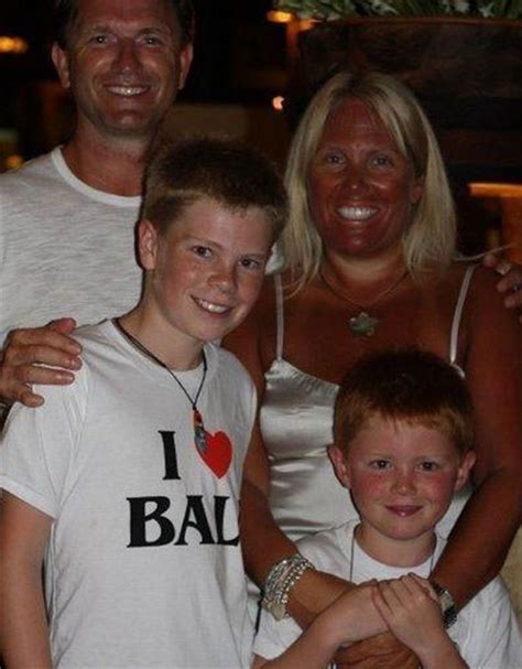 19 People With Spray Tans From Hell Funny Gallery Ebaums World