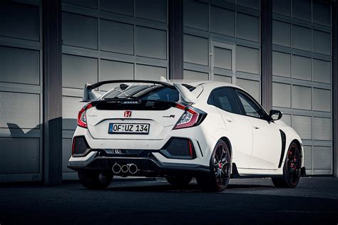 2017 Honda Civic Type R Smashes Front Wheel Drive Record At The