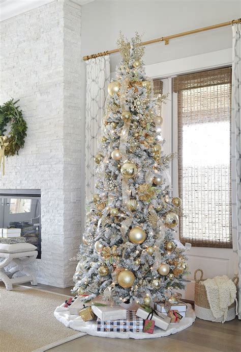 Adorable 50 Stunning Modern Christmas Tree Decorations Ideas 50 Stunni
