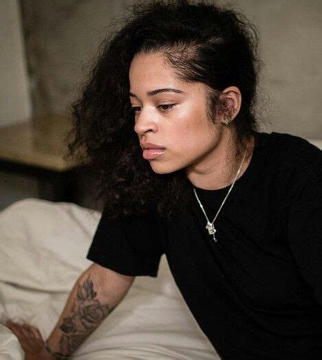 Ella Mai Everything Song Walk Down Isle Beauty Curly Hair Styles