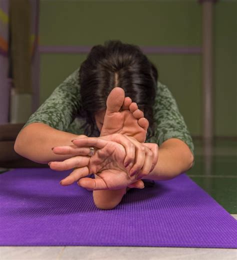 Premium Photo Yoga Master Doing Yoga Stretches Professional Yoga
