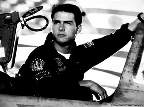 Team Of Writers Hired For Top Gun Sequel The Entertainment Factor