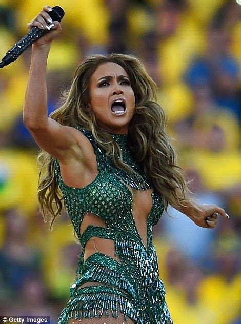 jennifer lopez kicks off brazil world cup with pitbull daily mail online