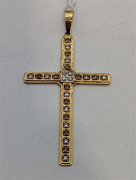 18ct Gold Cross Pendant With 12 Diamonds Pendantslockets Jewellery