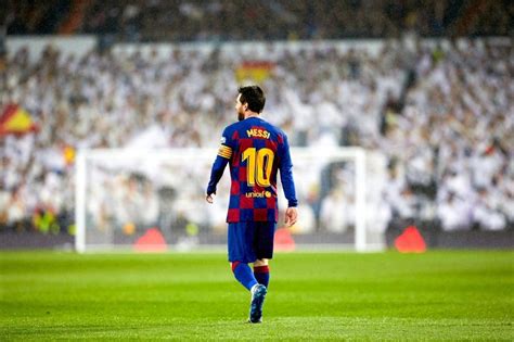 Check spelling or type a new query. Vente du nouveau maillot du Barça : Messi en tête d'affiche...