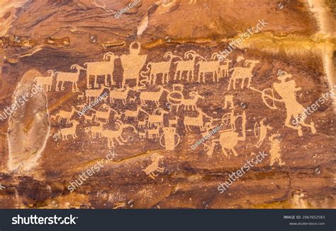 Famous Great Hunt Indigenous People Petroglyph Stock Photo 2067652583