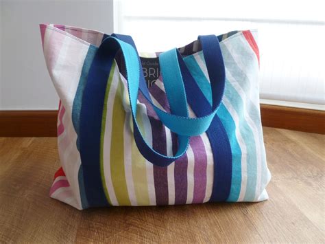 Patrones de bolsos y carteras fáciles de hacer y gratis. como hacer bolsos de tela patrones en sencillos pasos