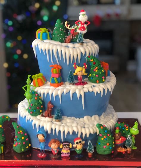 I was buying some bread last week when i noticed the cakes on display that have. Grinch Birthday Cake for Trending 2020 in 2020 | Christmas ...