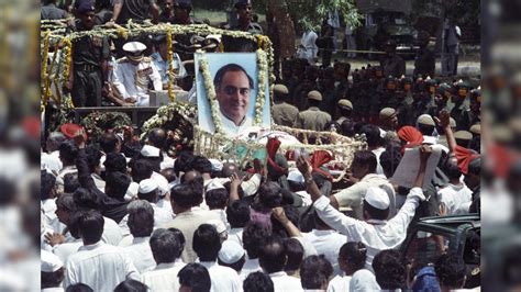 Rajiv Gandhi 75th Birth Anniversary Pm Modi And Rahul Pay Tributes To