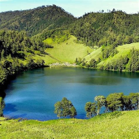 Luncuran awan panas diperkirakan mencapai 3 ribu meter. Gunung Semeru -Tips & Rute Pendakian