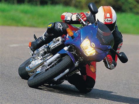 For 2000 honda introduced some modifications to the hornet and also introduced the hornet s, a faired version to the bike. Honda Hornet models | History, Reviews, Specs & Rivals | MCN