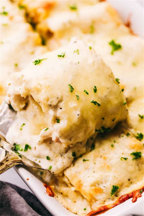 Place a couple of spoonfuls of chicken and a few i like to collect chicken recipes. Chicken Alfredo Roll-Ups | The Recipe Critic