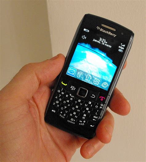 Blackberry Pearl 9100 Budget Smartphone Leaks Online Tech Digest
