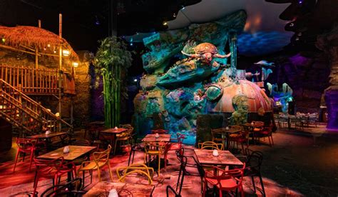 The attractions in the park are based on elements from ancient myths and legends, fairy tales, fables and folklore. Nieuw restaurant Fabula in Efteling serveert wereldkeuken ...