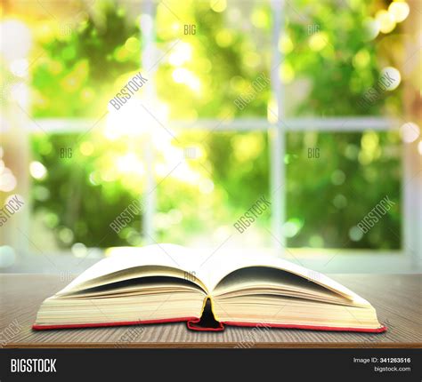 Imagen Y Foto Open Old Hardcover Prueba Gratis Bigstock