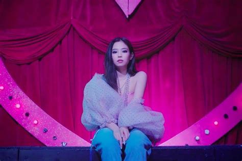 Video Musik SOLO Membuat BLACKPINK Jennie Menjadi Solois K Pop Wanita