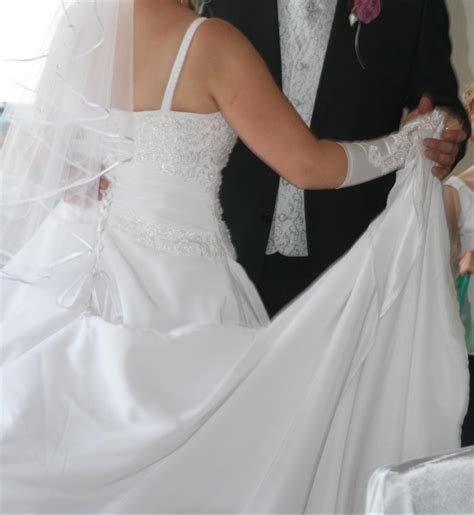 Brautkleider └ hochzeit & besondere anlässe └ spezielle anlässe └ kleidung & accessoires alle kategorien antiquitäten. Wunderschönes Brautkleid zu vermieten Gr. 40-42