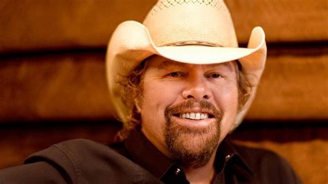 Toby Keith Debuts Dont Let The Old Man In Video The Country Note