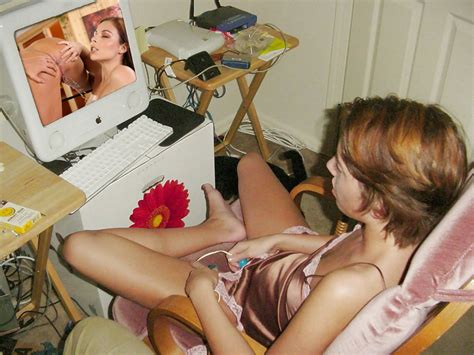 Girls Watching Lesbian Pissing Porn Pics Xhamster