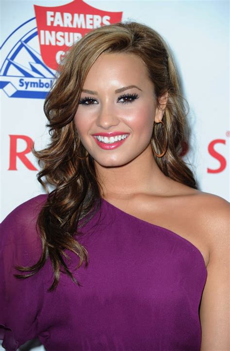 2010 Demi Lovatos Eyebrows Popsugar Latina Photo 26