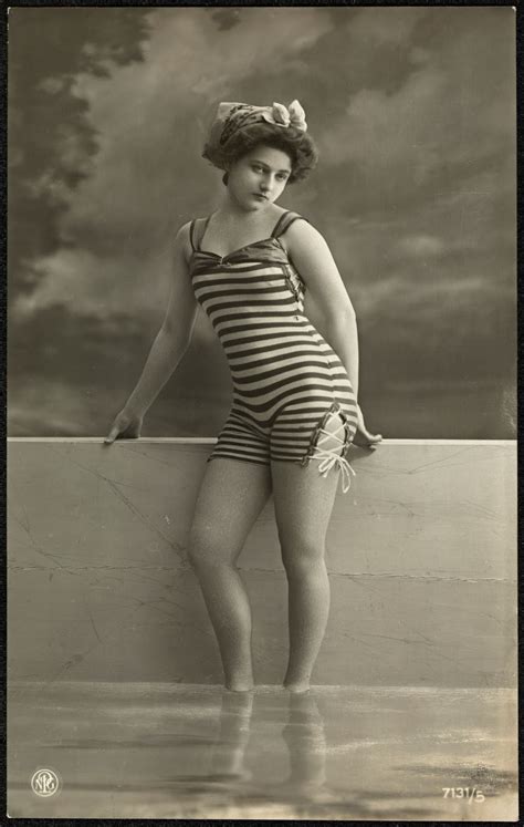 Interesting Vintage Studio Photos That Show Womens Swimsuit Fashion In