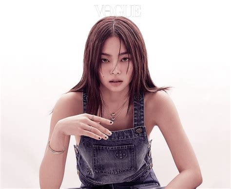 Daebak Jennie Blackpink Debut Sebagai Editor Majalah Vogue Korea