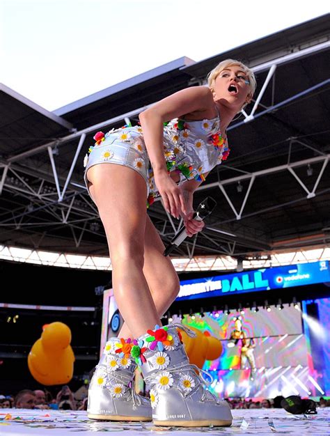 Celebs Galaxy Miley Cyrus Capital Summertime Ball In London